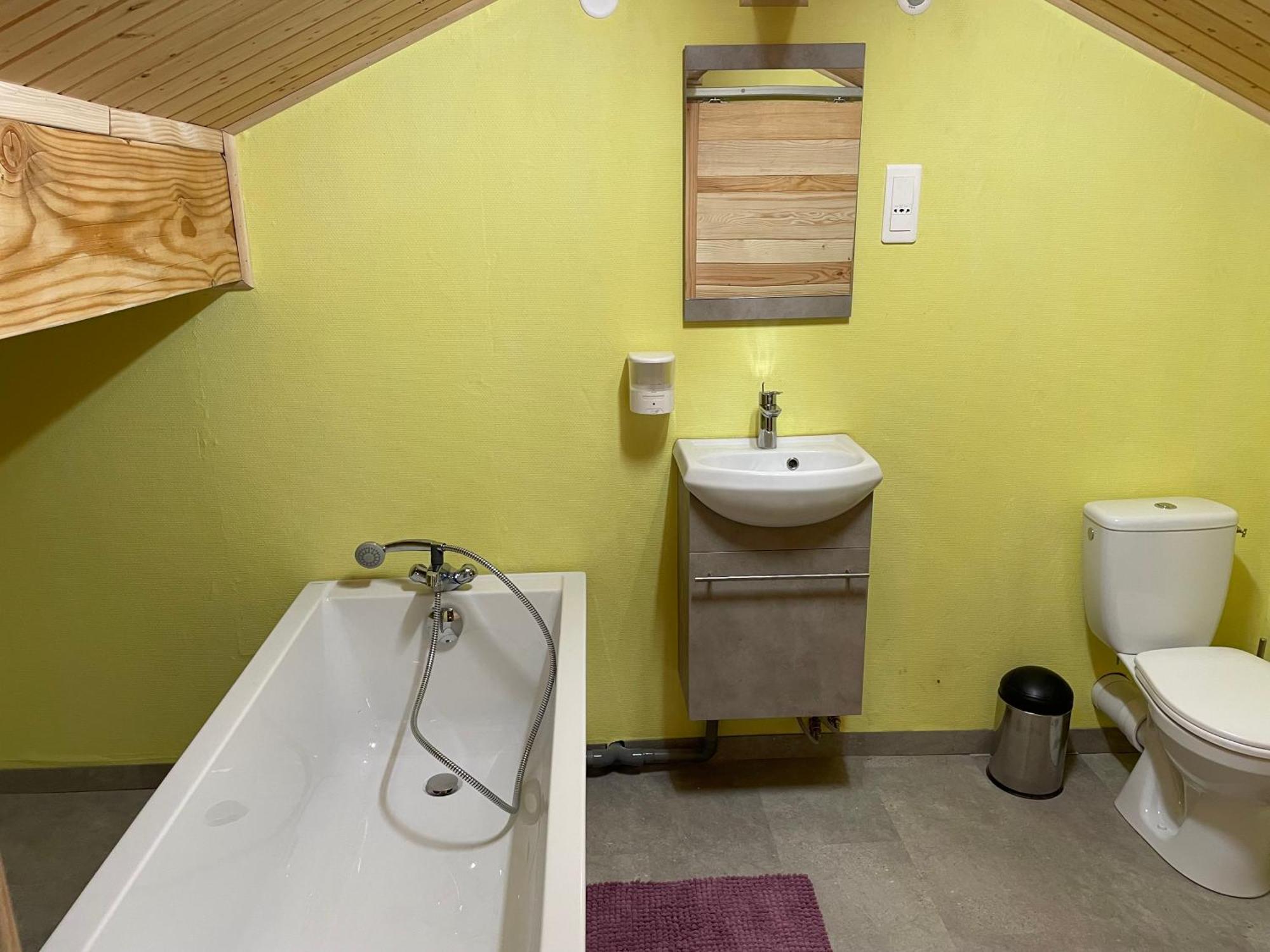 La Ferme De Montard Bed & Breakfast Montmorot Room photo